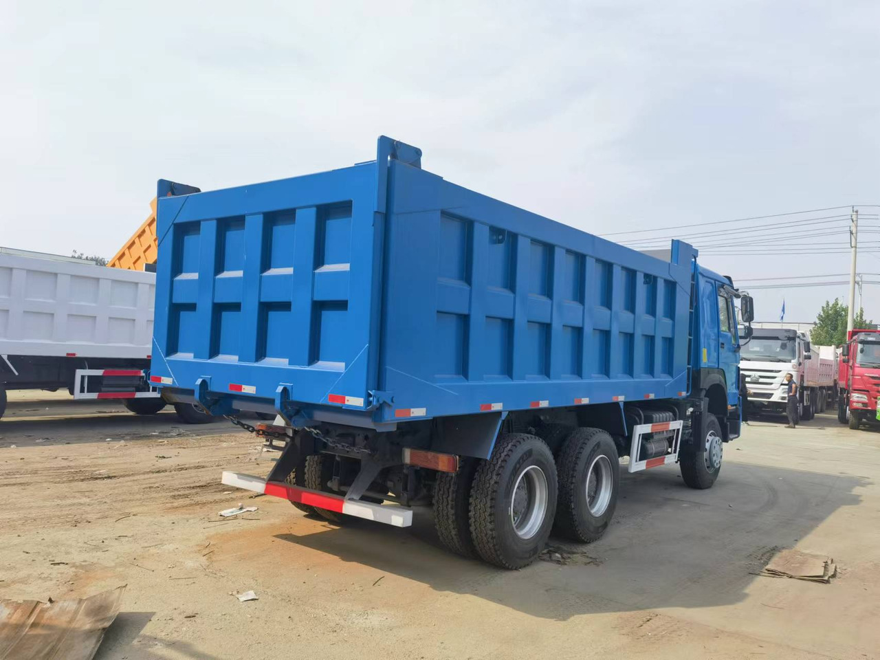 Istovarivač Sinotruk HOWO 371 6*4 Dump truck: slika 10