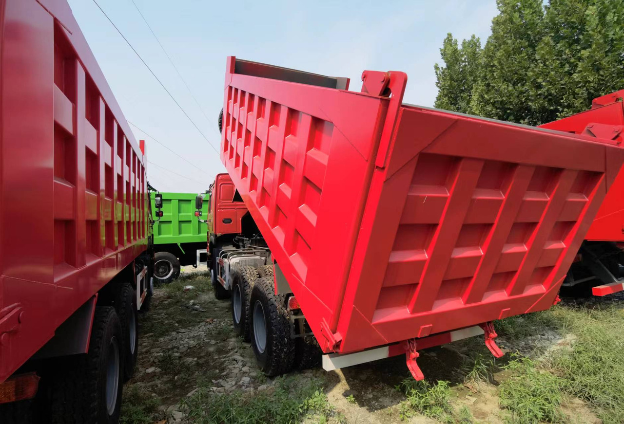 Istovarivač Sinotruk HOWO 371 6*4 Dump truck: slika 8