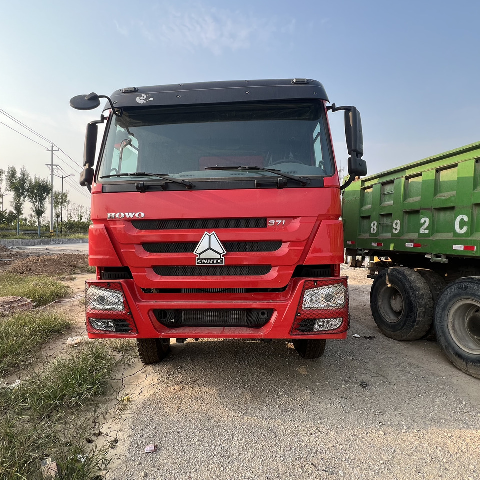 Istovarivač Sinotruk HOWO 371 6*4 Dump truck: slika 8