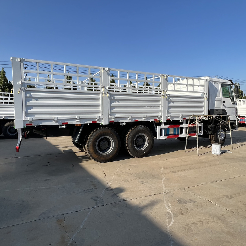 Sinotruk HOWO 371 6*4 Fence truck - Kamion sa tovarnim sandukom: slika 4 Sinotruk HOWO 371 6*4 Fence truck - Kamion sa tovarnim sandukom: slika 4