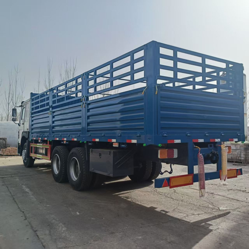 Sinotruk HOWO 371 6*4 Fence truck - Kamion sa tovarnim sandukom: slika 4 Sinotruk HOWO 371 6*4 Fence truck - Kamion sa tovarnim sandukom: slika 4
