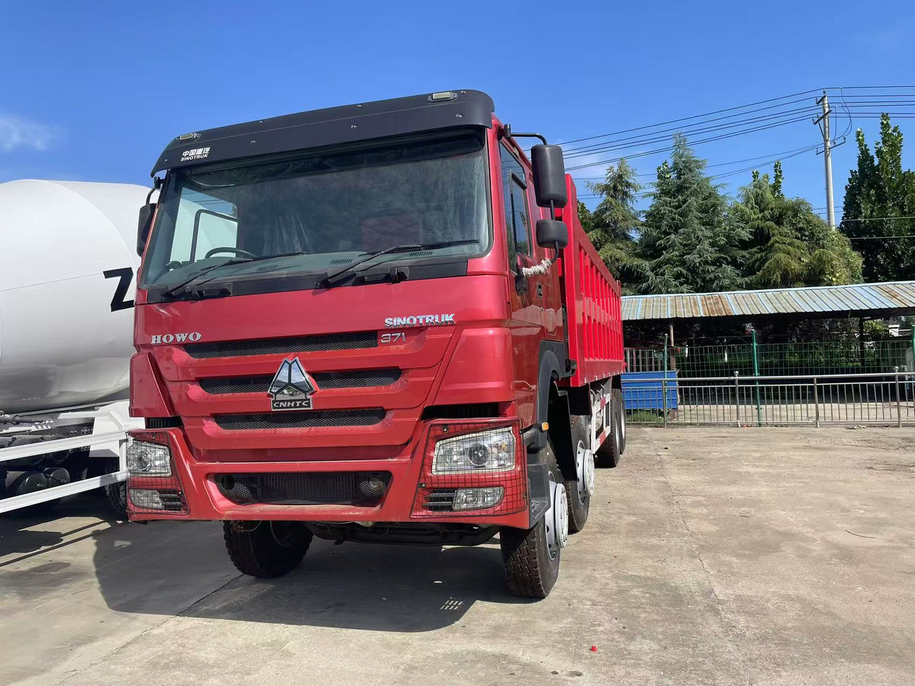 Sinotruk HOWO 371 8*4 Dump truck - Istovarivač: slika 4 Sinotruk HOWO 371 8*4 Dump truck - Istovarivač: slika 4