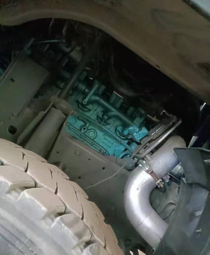 Sinotruk HOWO 375 6*4 Dump truck - Kamion sa zatvorenim sandukom: slika 4 Sinotruk HOWO 375 6*4 Dump truck - Kamion sa zatvorenim sandukom: slika 4