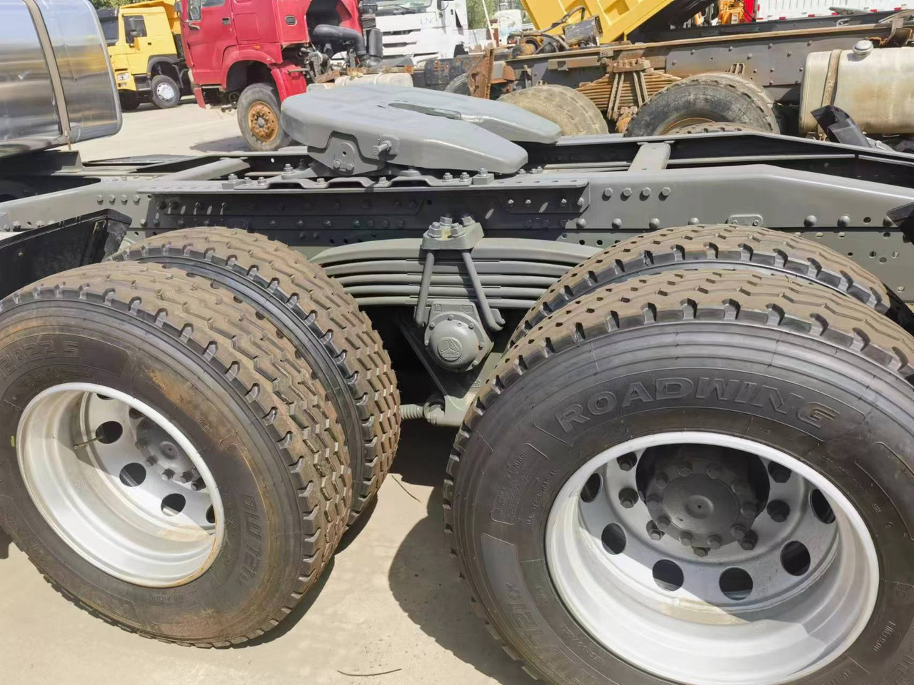 Sinotruk HOWO 375 tractor - Mini kiper: slika 3 Sinotruk HOWO 375 tractor - Mini kiper: slika 3