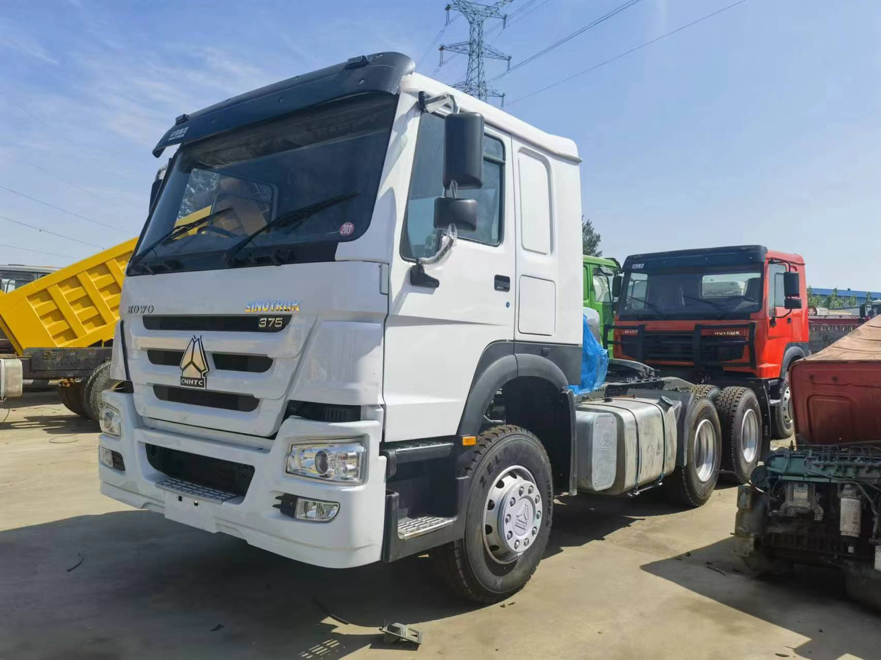 Sinotruk HOWO 375 tractor - Mini kiper: slika 1 Sinotruk HOWO 375 tractor - Mini kiper: slika 1