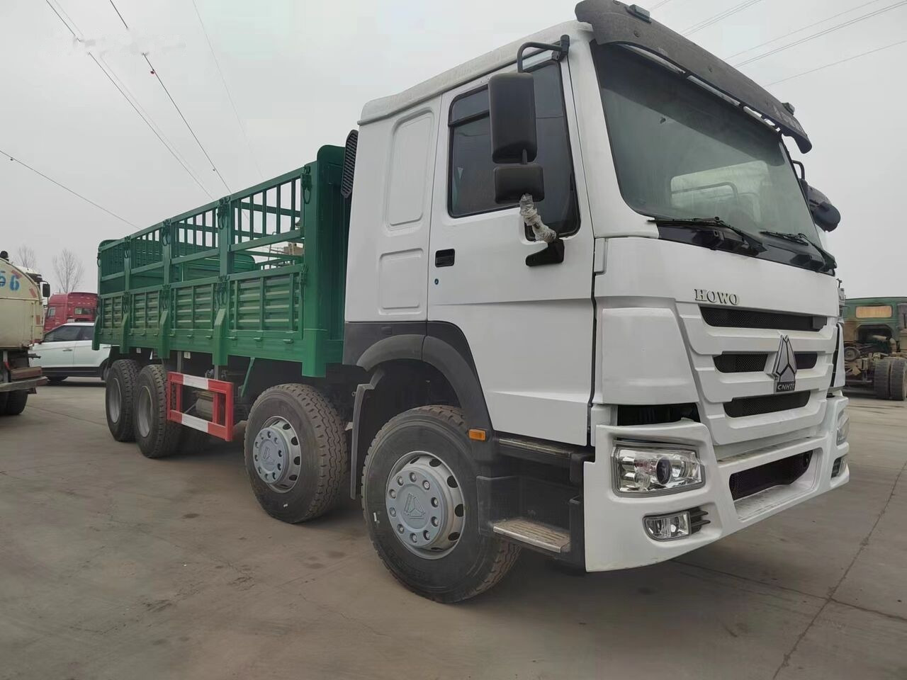 Sinotruk HOWO 8*4 Fence Truck - Kamion sa tovarnim sandukom: slika 3 Sinotruk HOWO 8*4 Fence Truck - Kamion sa tovarnim sandukom: slika 3