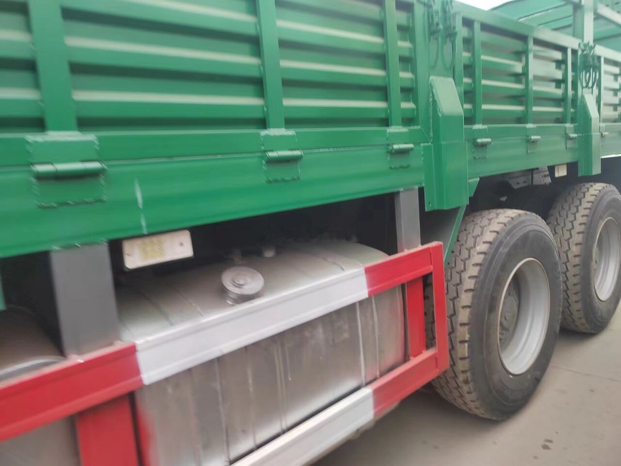 Kamion sa tovarnim sandukom Sinotruk HOWO 8*4 Fence Truck: slika 8