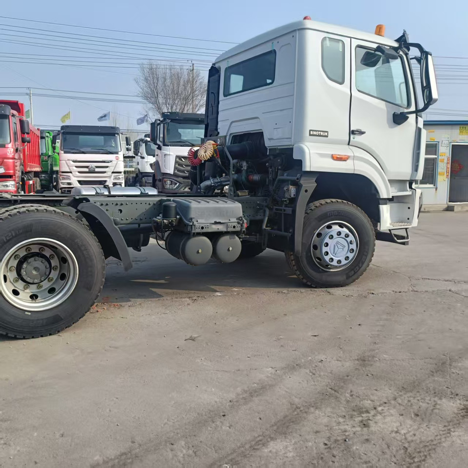 Tegljač Sinotruk HOHAN 6*4 Tractor: slika 6