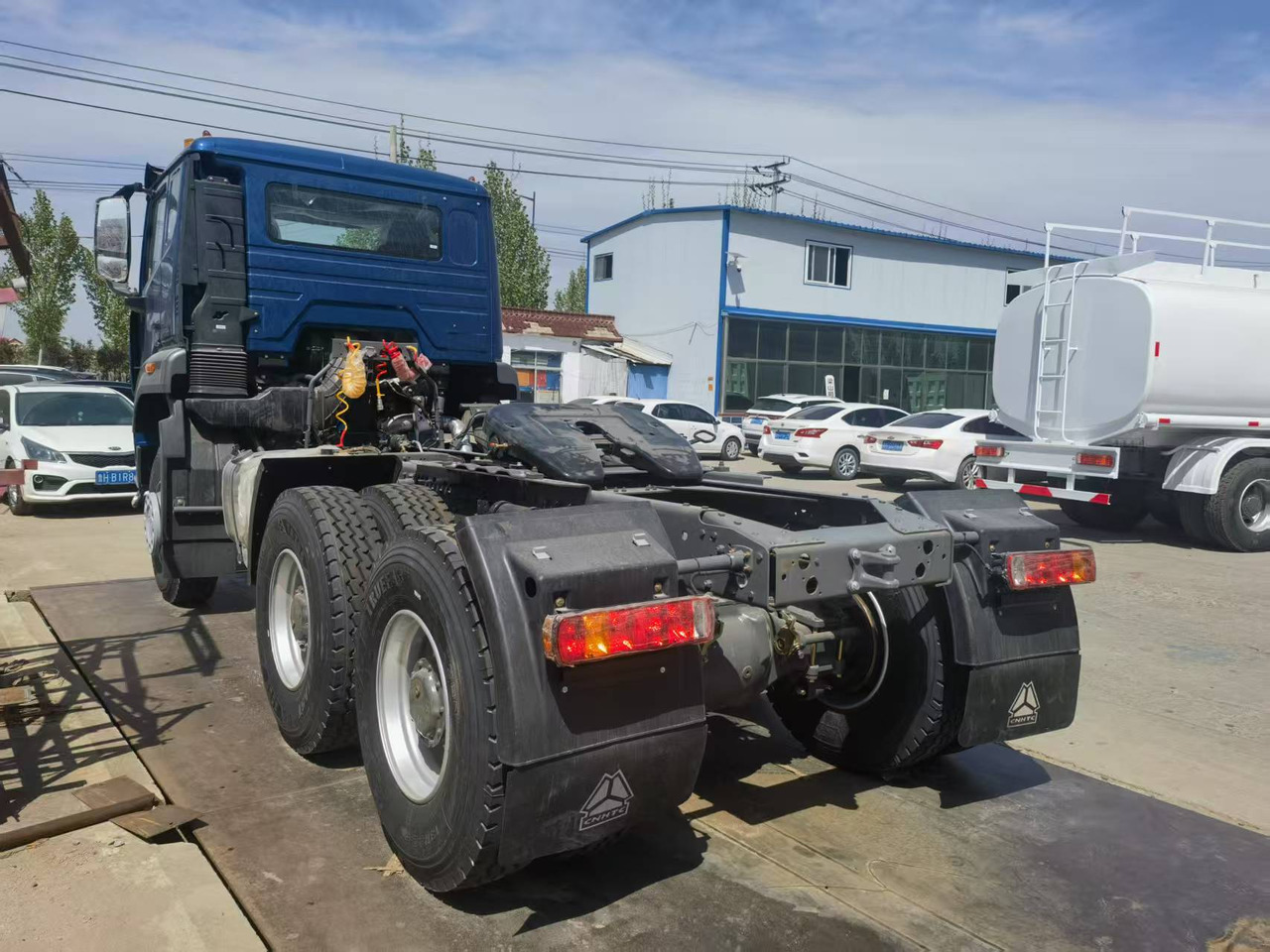 Sinotruk HOHAN 6*4 tractor - Tegljač: slika 4 Sinotruk HOHAN 6*4 tractor - Tegljač: slika 4