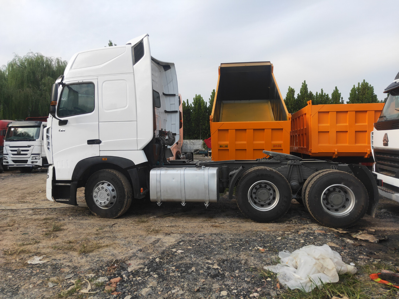 Tegljač Sinotruk HOWO A7 6*4 Tractor: slika 10