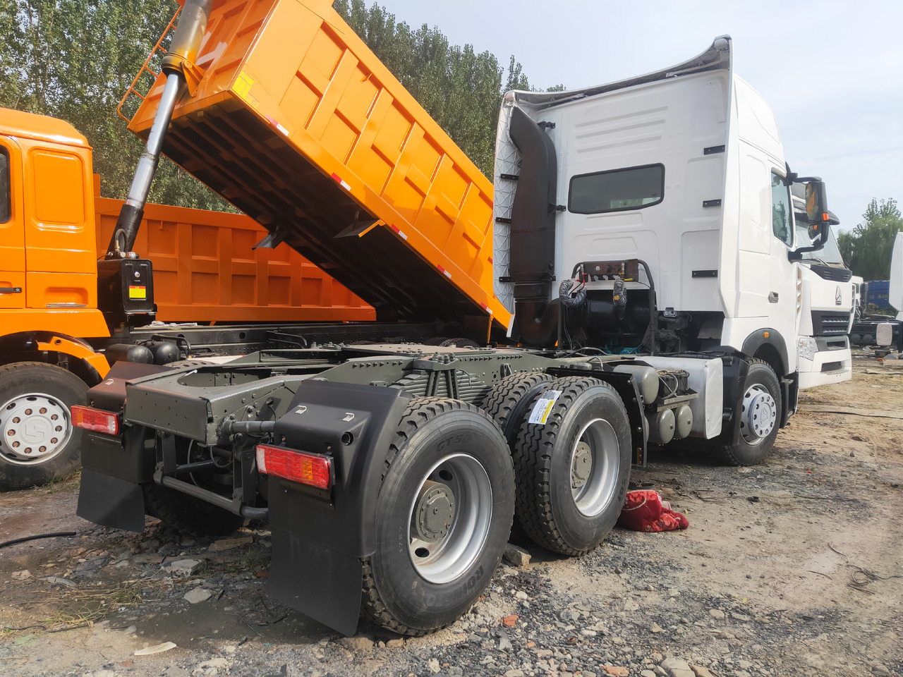 Tegljač Sinotruk HOWO A7 6*4 Tractor: slika 9
