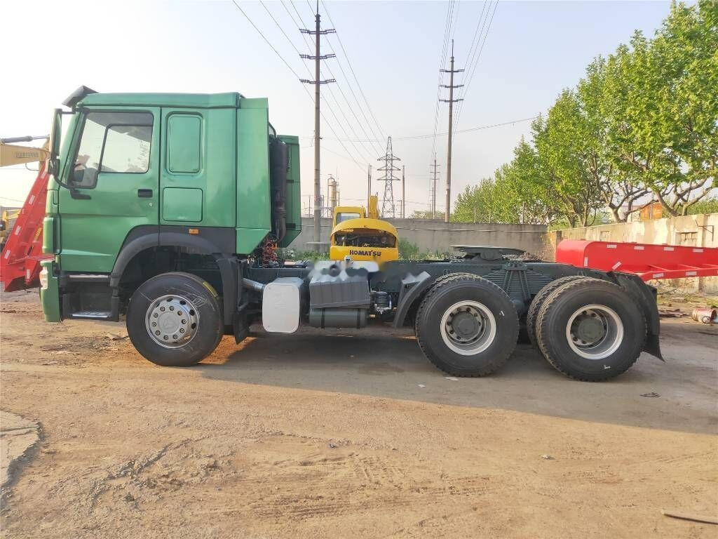 Sinotruk Howo A7 - Tegljač: slika 2 Sinotruk Howo A7 - Tegljač: slika 2