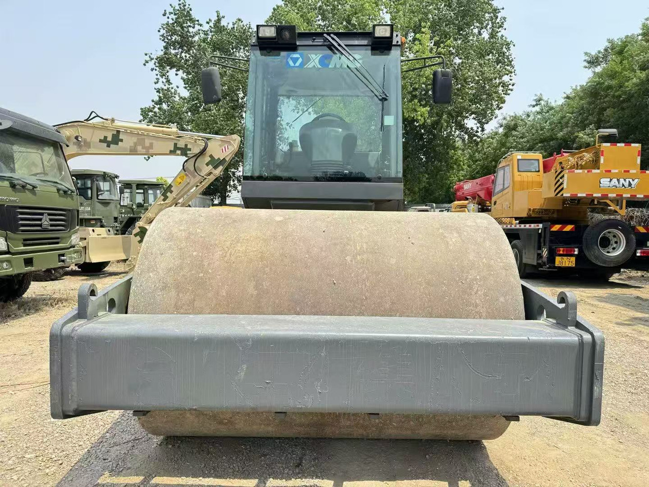 XCMG XS142J - Valjak za puteve: slika 4 XCMG XS142J - Valjak za puteve: slika 4