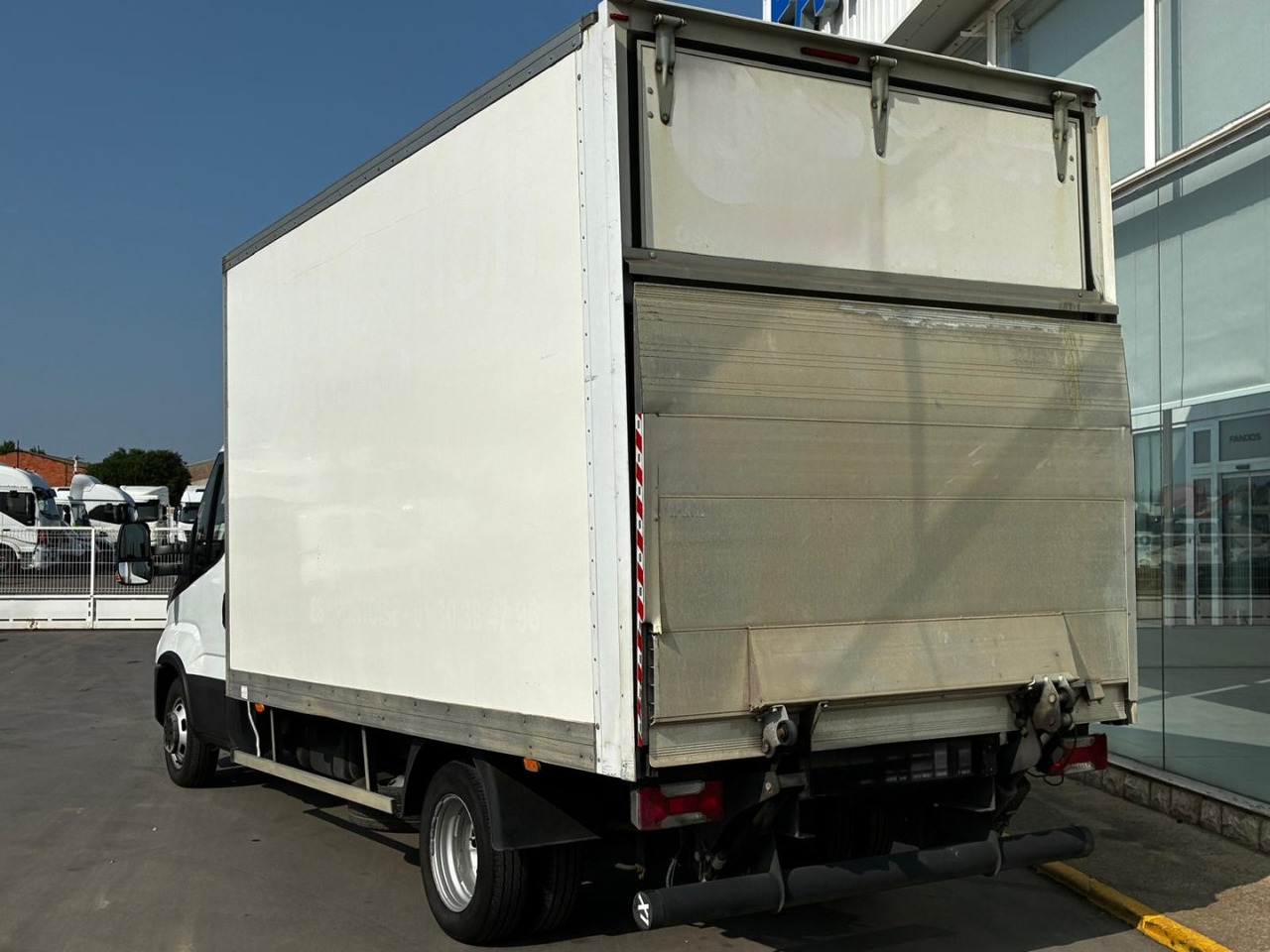 Caja cerrada IVECO 35C16 20m3 - Dostavno vozilo sa zatvorenim sandukom: slika 4 Caja cerrada IVECO 35C16 20m3 - Dostavno vozilo sa zatvorenim sandukom: slika 4