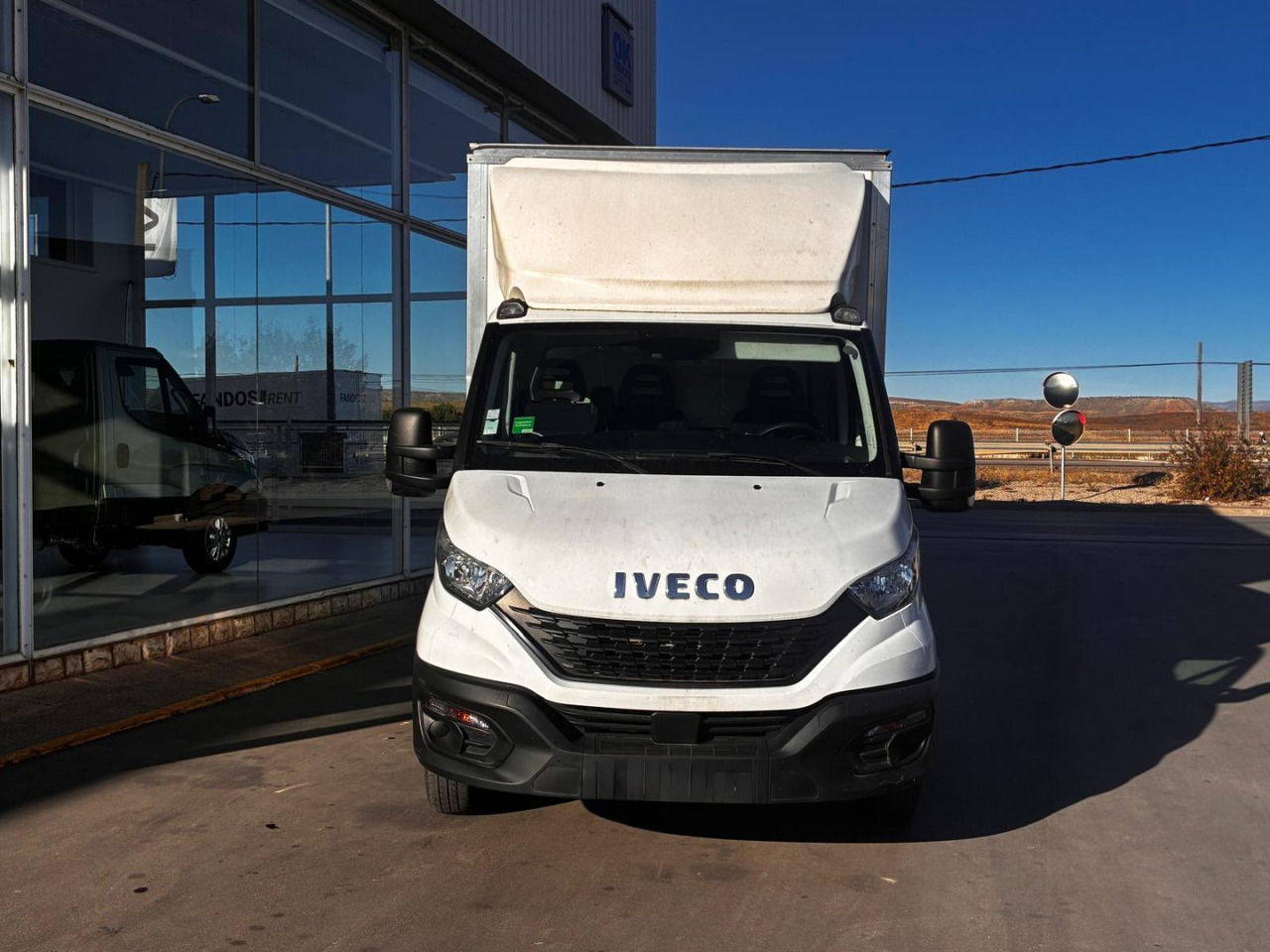 Caja cerrada IVECO 35C16 20m3 con puertas traseras - Dostavno vozilo sa zatvorenim sandukom: slika 2 Caja cerrada IVECO 35C16 20m3 con puertas traseras - Dostavno vozilo sa zatvorenim sandukom: slika 2