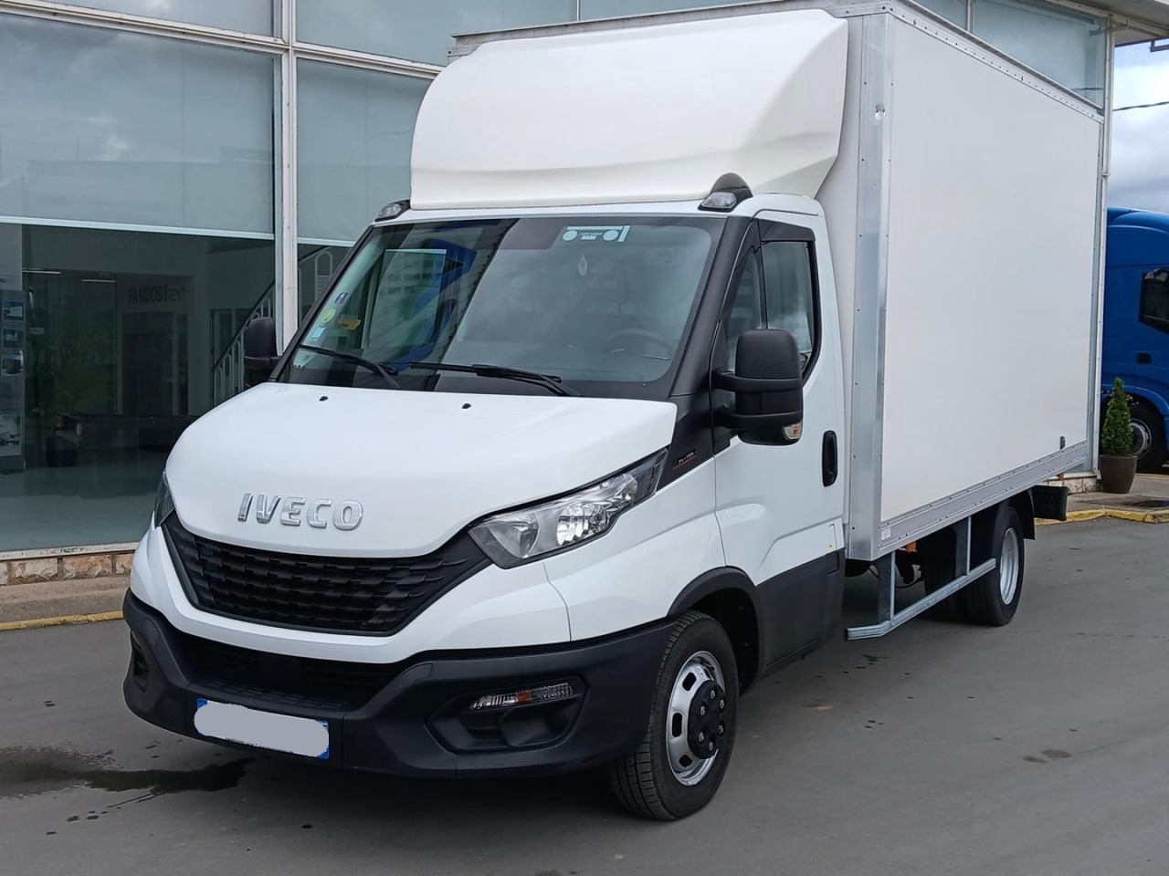 Caja cerrada IVECO 35C16 3.0 20m3 - Dostavno vozilo sa zatvorenim sandukom: slika 1 Caja cerrada IVECO 35C16 3.0 20m3 - Dostavno vozilo sa zatvorenim sandukom: slika 1