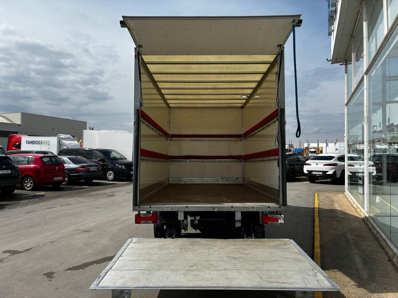 Caja cerrada IVECO 35C16 3.0 20m3 - Dostavno vozilo sa zatvorenim sandukom: slika 5 Caja cerrada IVECO 35C16 3.0 20m3 - Dostavno vozilo sa zatvorenim sandukom: slika 5