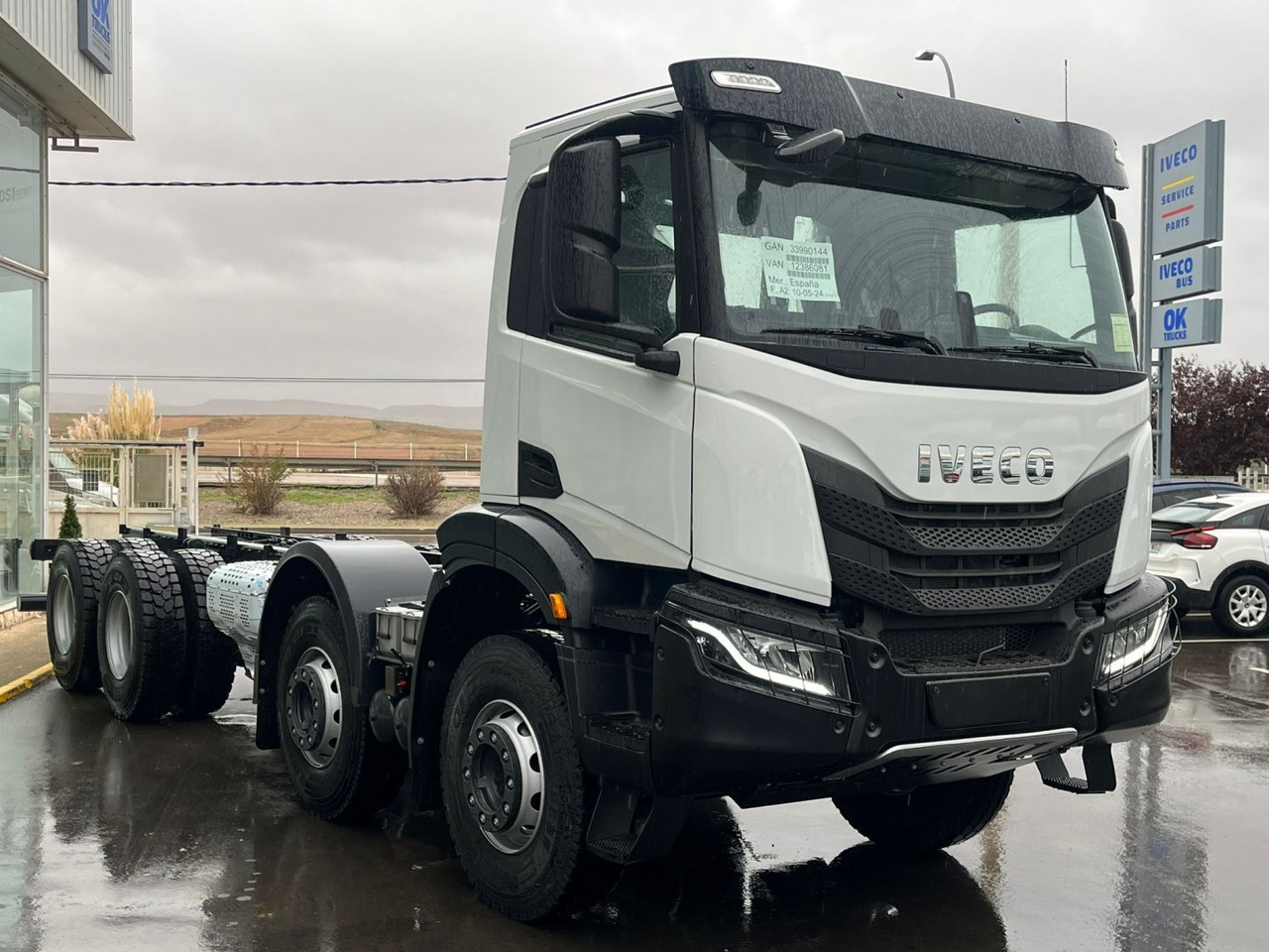 Chasis IVECO T-WAY 510cv 8X4 - Kamion sa golom šasijom i zatvorenom kabinom: slika 3 Chasis IVECO T-WAY 510cv 8X4 - Kamion sa golom šasijom i zatvorenom kabinom: slika 3
