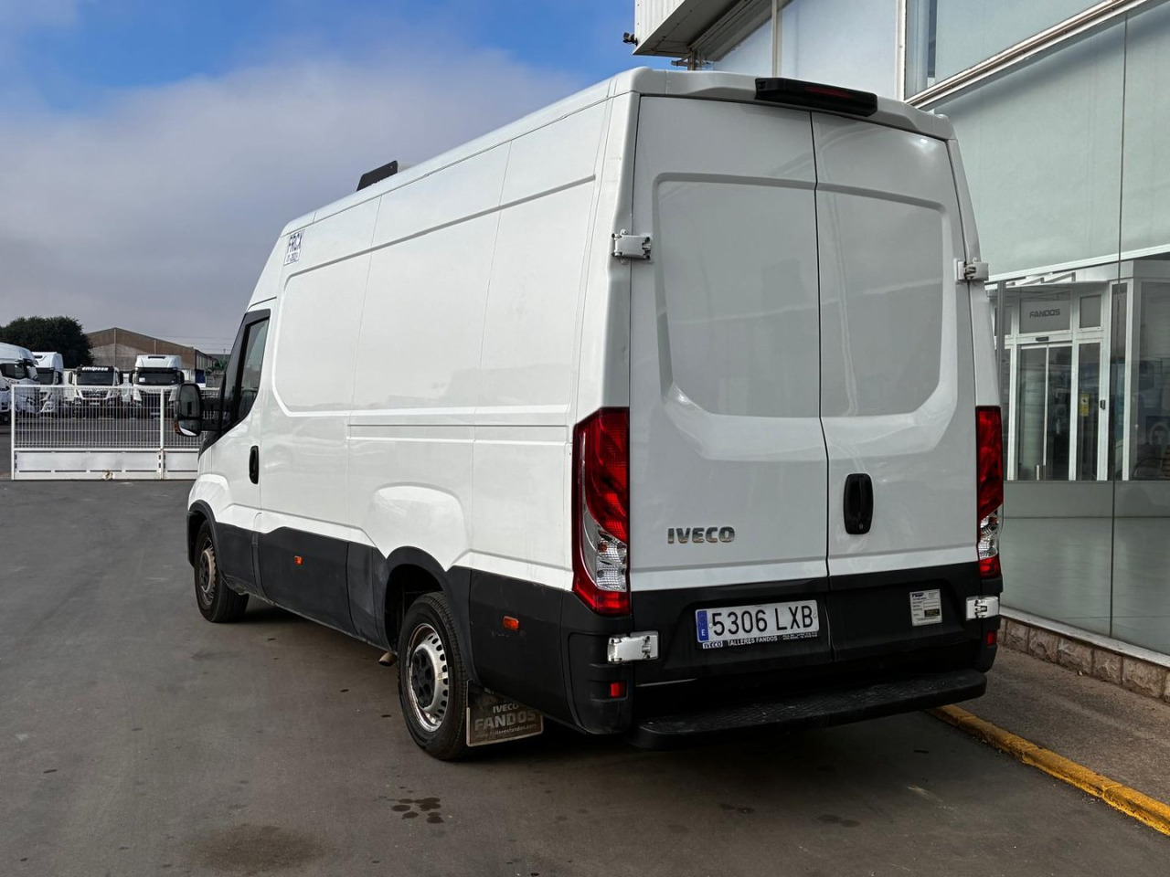 Frigorífico IVECO 35S16 V FRIGORÍFICA 12m3 - Dostavno vozilo hladnjača: slika 4 Frigorífico IVECO 35S16 V FRIGORÍFICA 12m3 - Dostavno vozilo hladnjača: slika 4