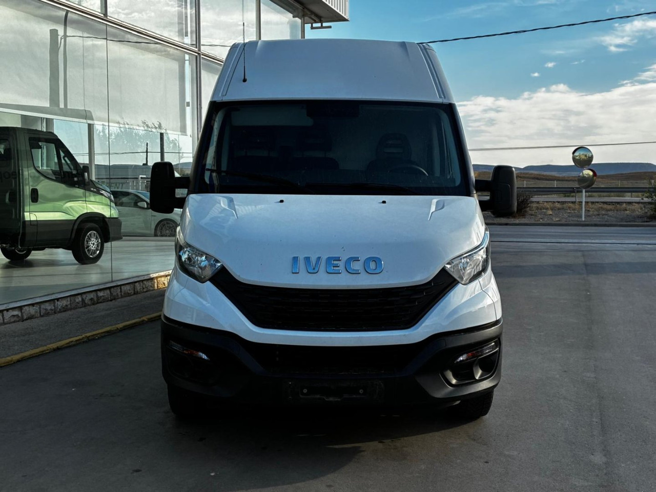 Furgón IVECO 35S14 16m3 - Furgon: slika 2 Furgón IVECO 35S14 16m3 - Furgon: slika 2