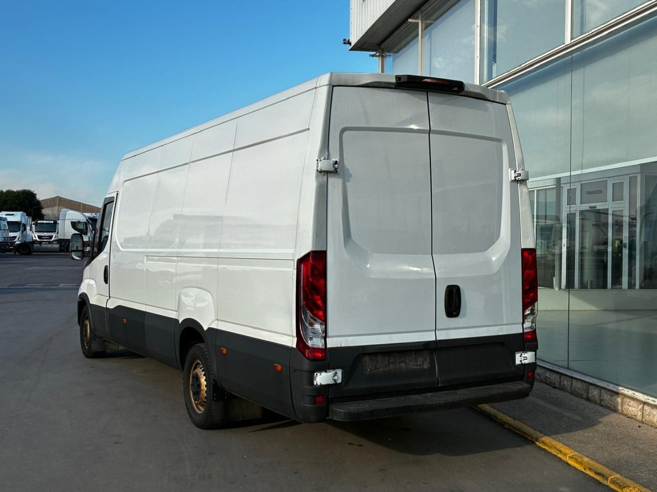 Furgón IVECO 35S14 16m3 - Furgon: slika 4 Furgón IVECO 35S14 16m3 - Furgon: slika 4