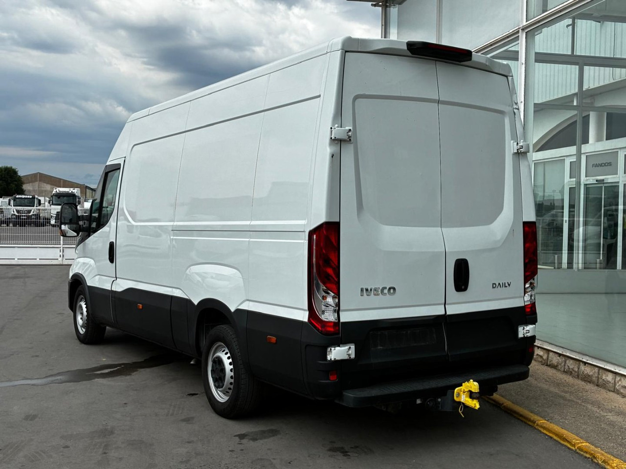 Furgón IVECO 35S14 V 12m3 - Furgon: slika 4 Furgón IVECO 35S14 V 12m3 - Furgon: slika 4