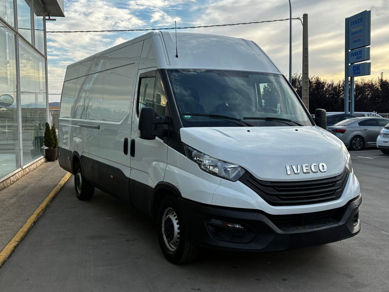 Furgón IVECO 35S14 V 16m3 - Furgon: slika 3 Furgón IVECO 35S14 V 16m3 - Furgon: slika 3