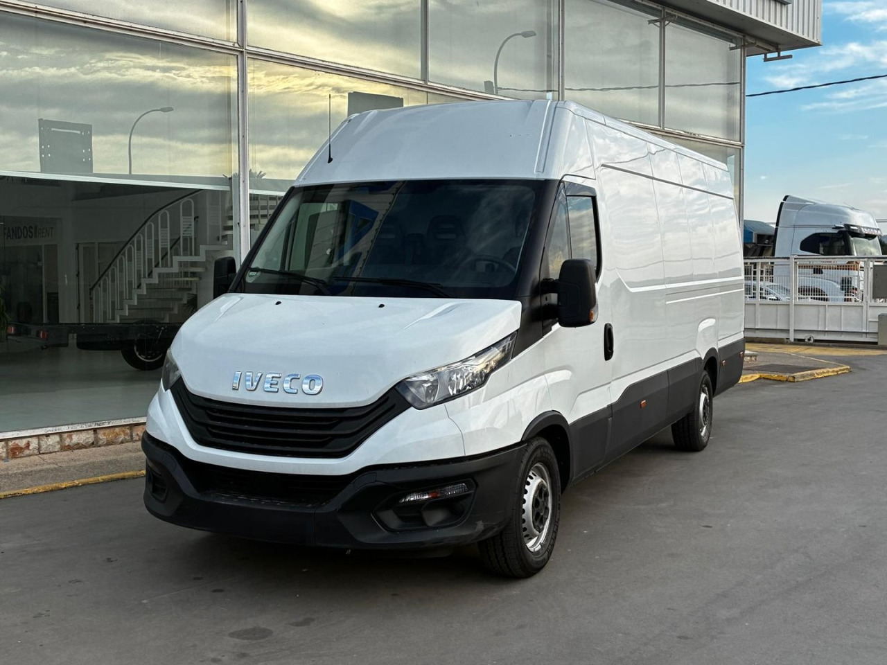 Furgón IVECO 35S14 V 16m3 - Furgon: slika 1 Furgón IVECO 35S14 V 16m3 - Furgon: slika 1