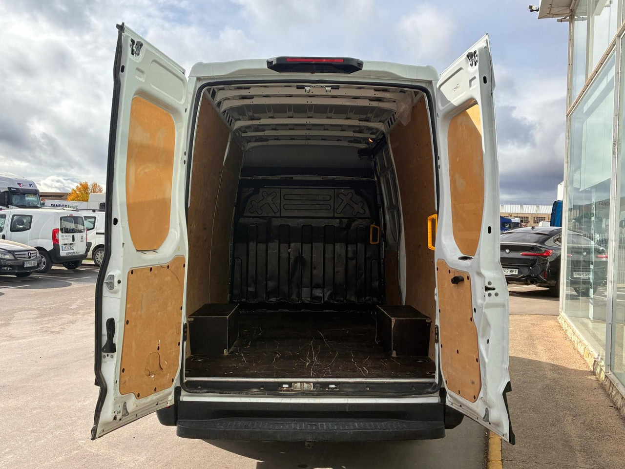 Furgón IVECO 35S16 V 12m3 - Furgon: slika 5 Furgón IVECO 35S16 V 12m3 - Furgon: slika 5