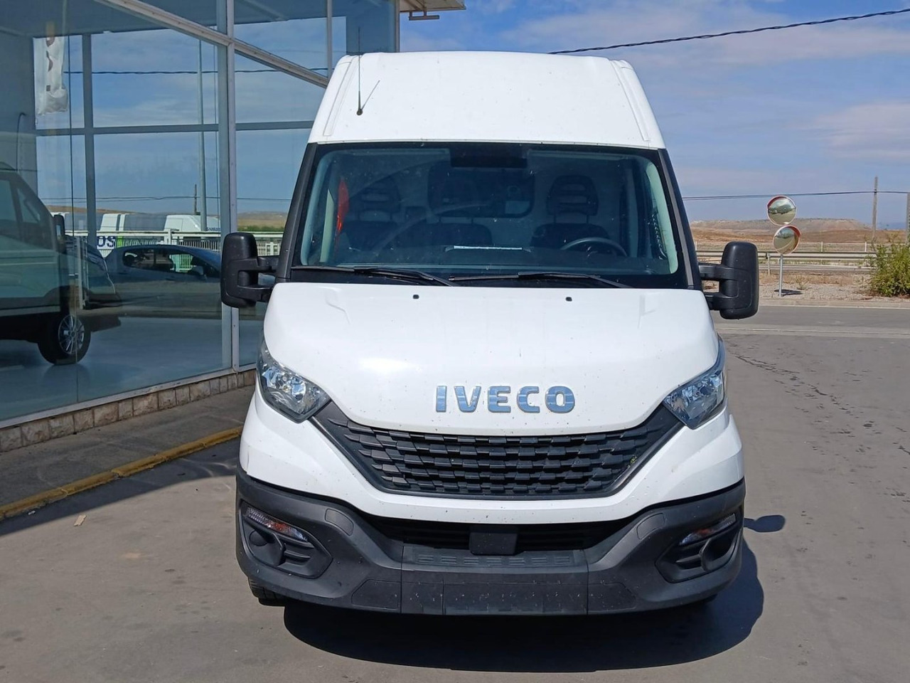 Furgón IVECO 35S16 V 12m3 - Furgon: slika 2 Furgón IVECO 35S16 V 12m3 - Furgon: slika 2
