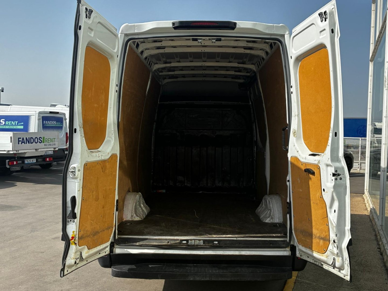 Furgón IVECO 35S16 V 12m3 - Furgon: slika 5 Furgón IVECO 35S16 V 12m3 - Furgon: slika 5