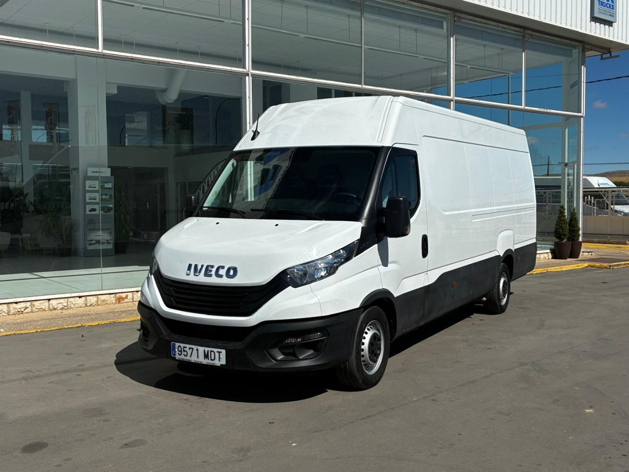 Furgón IVECO 35S16 V 16m3 - Furgon: slika 1 Furgón IVECO 35S16 V 16m3 - Furgon: slika 1