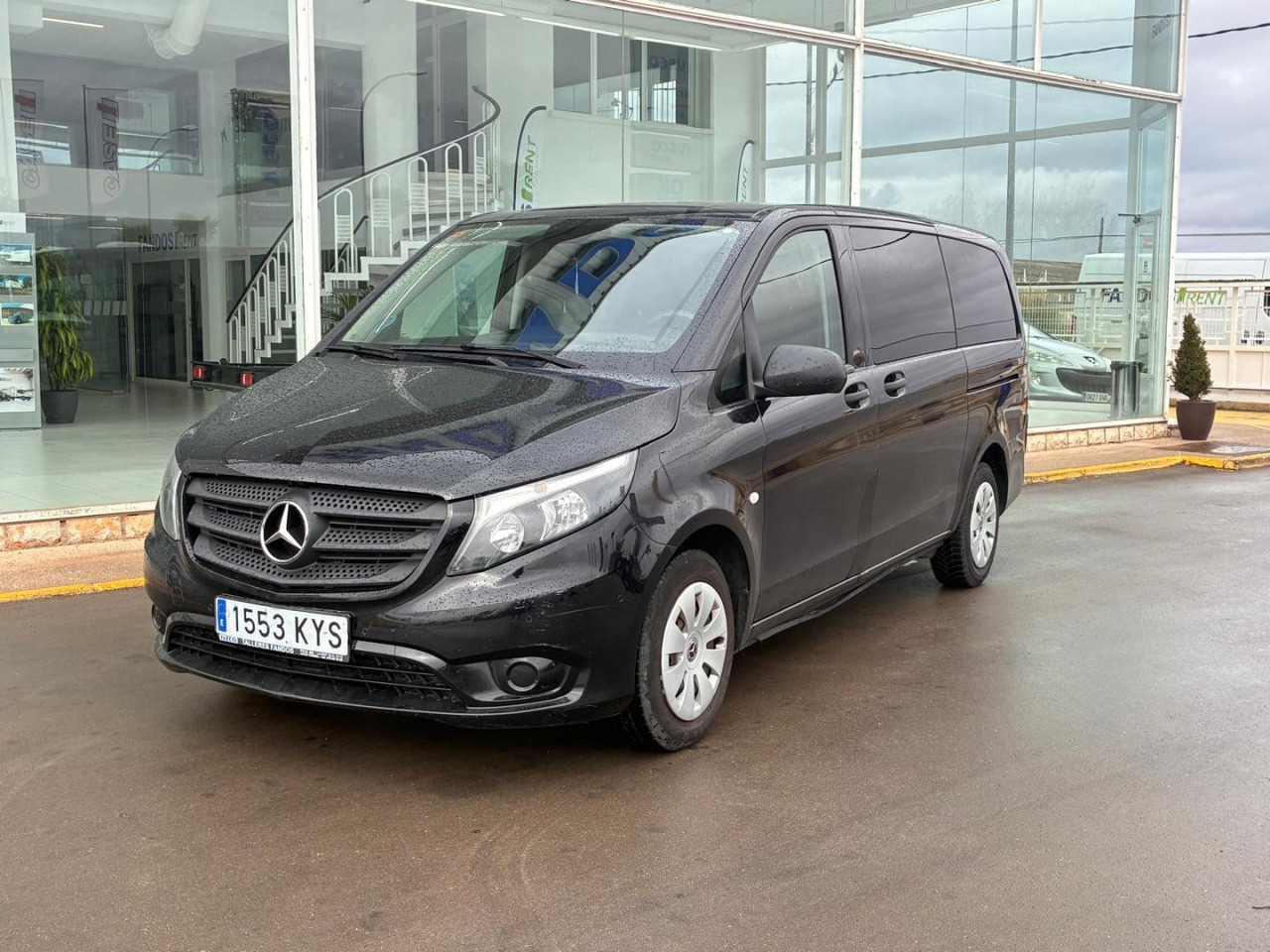 Furgón Mercedes Vito Tourer Pro 115 dci automática. - Furgon: slika 1 Furgón Mercedes Vito Tourer Pro 115 dci automática. - Furgon: slika 1
