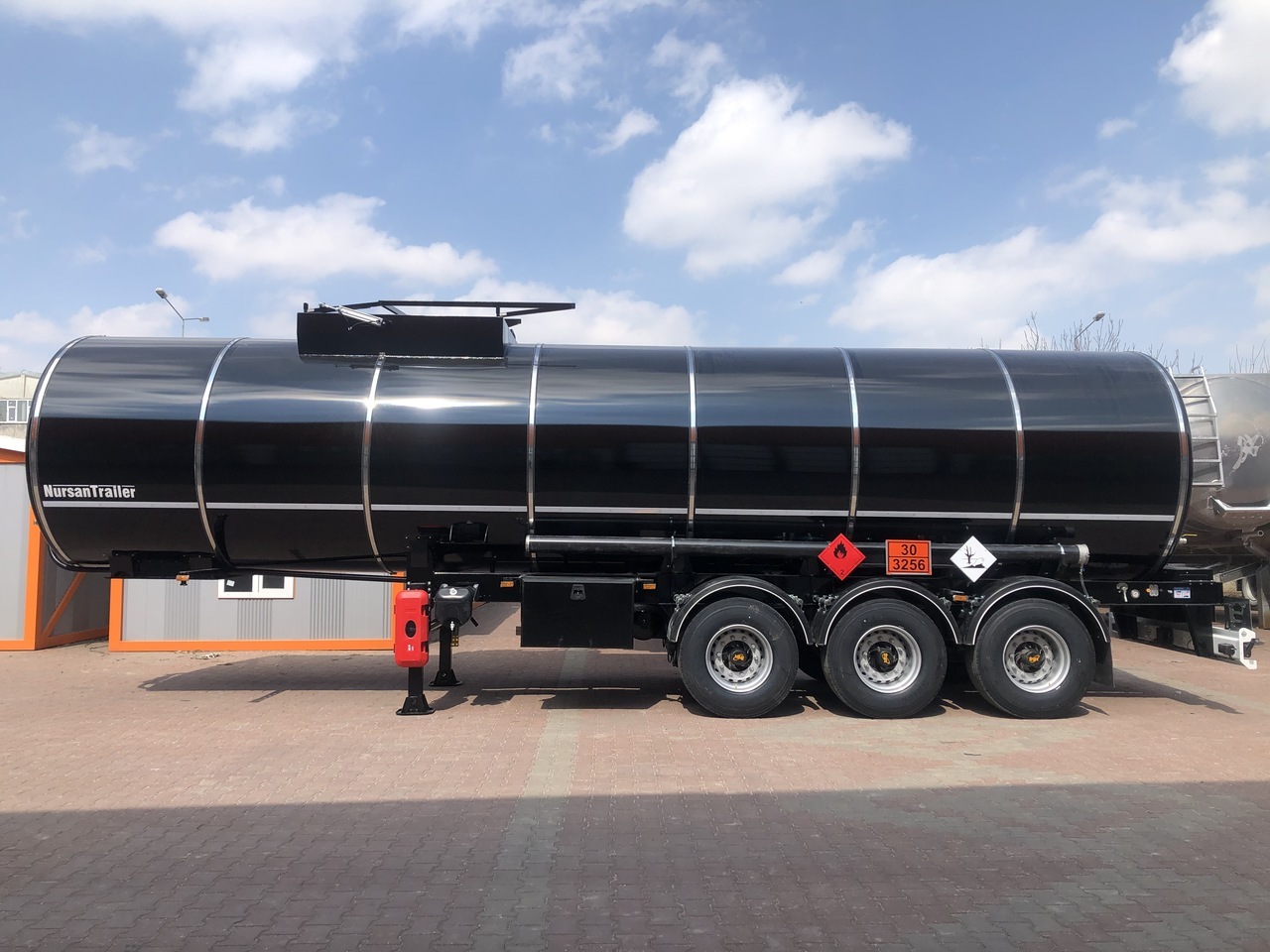 NURSAN ASPHALT INSULATED BITUMEN TANKER - Poluprikolica cisterna: slika 1 NURSAN ASPHALT INSULATED BITUMEN TANKER - Poluprikolica cisterna: slika 1
