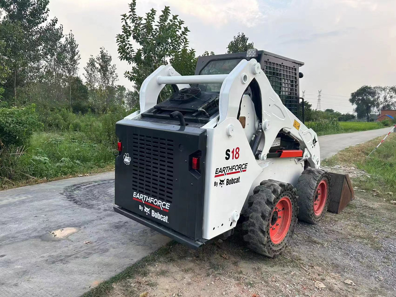 BOBCAT S18 - Mini utovarivač: slika 4 BOBCAT S18 - Mini utovarivač: slika 4