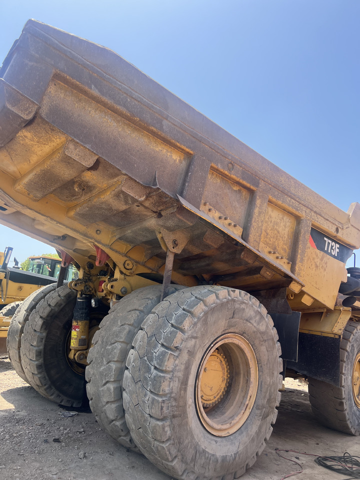 CAT 773F 773 F MINING TRUCK - Kiper sa krutom šasijom/ Kiper za kamen: slika 4 CAT 773F 773 F MINING TRUCK - Kiper sa krutom šasijom/ Kiper za kamen: slika 4