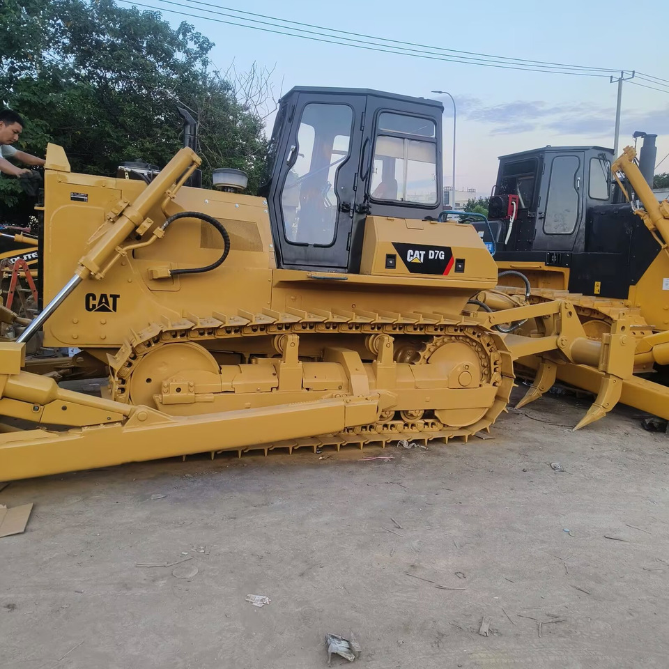 CAT D7G - Buldožer: slika 2 CAT D7G - Buldožer: slika 2