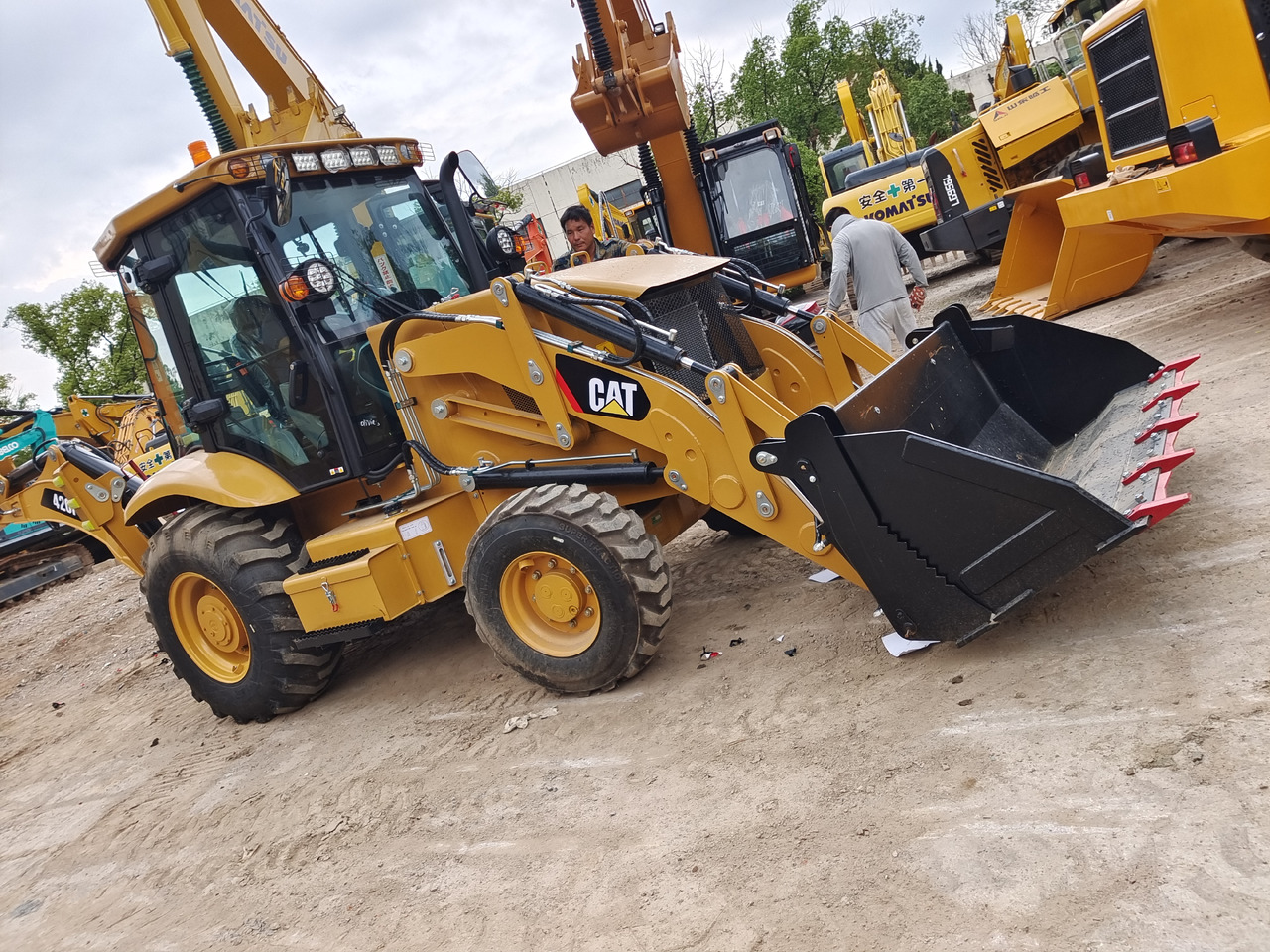 CATERPILLAR 420F 420F2 CAT 100% NEW - Bager utovarivač: slika 4 CATERPILLAR 420F 420F2 CAT 100% NEW - Bager utovarivač: slika 4
