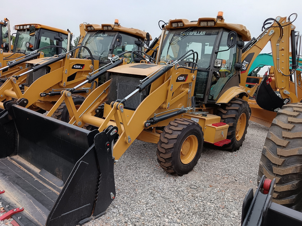 CATERPILLAR 420F2 CAT 420FⅡ - Bager utovarivač: slika 1 CATERPILLAR 420F2 CAT 420FⅡ - Bager utovarivač: slika 1
