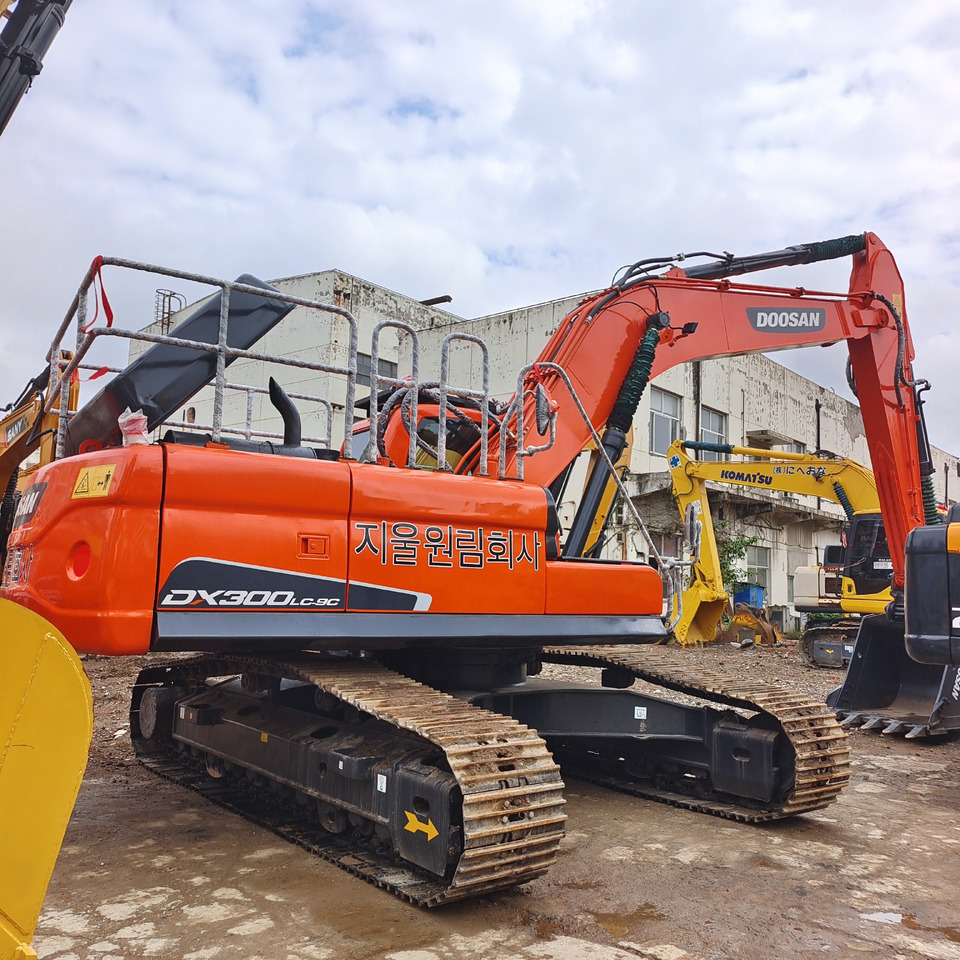 DOOSAN DX300 LC - 9C DX300LCA - Bager guseničar: slika 1 DOOSAN DX300 LC - 9C DX300LCA - Bager guseničar: slika 1