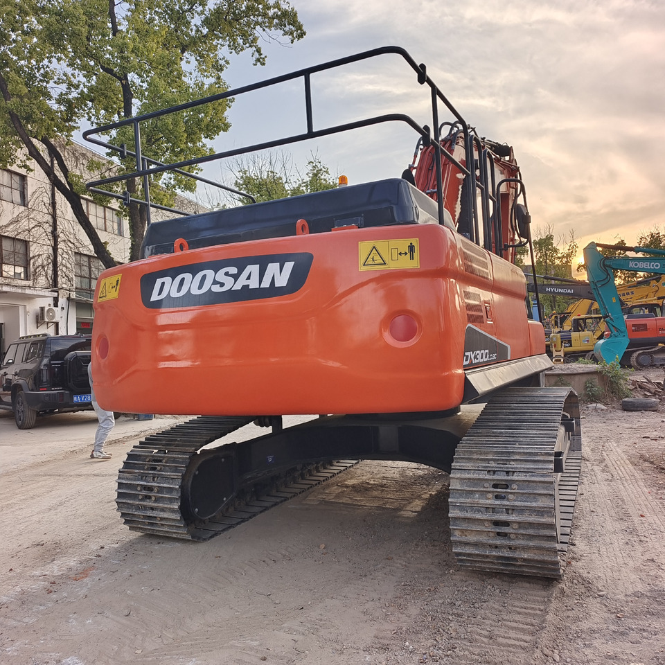 DOOSAN DX300LC-9C DX300LCA - Bager guseničar: slika 3 DOOSAN DX300LC-9C DX300LCA - Bager guseničar: slika 3