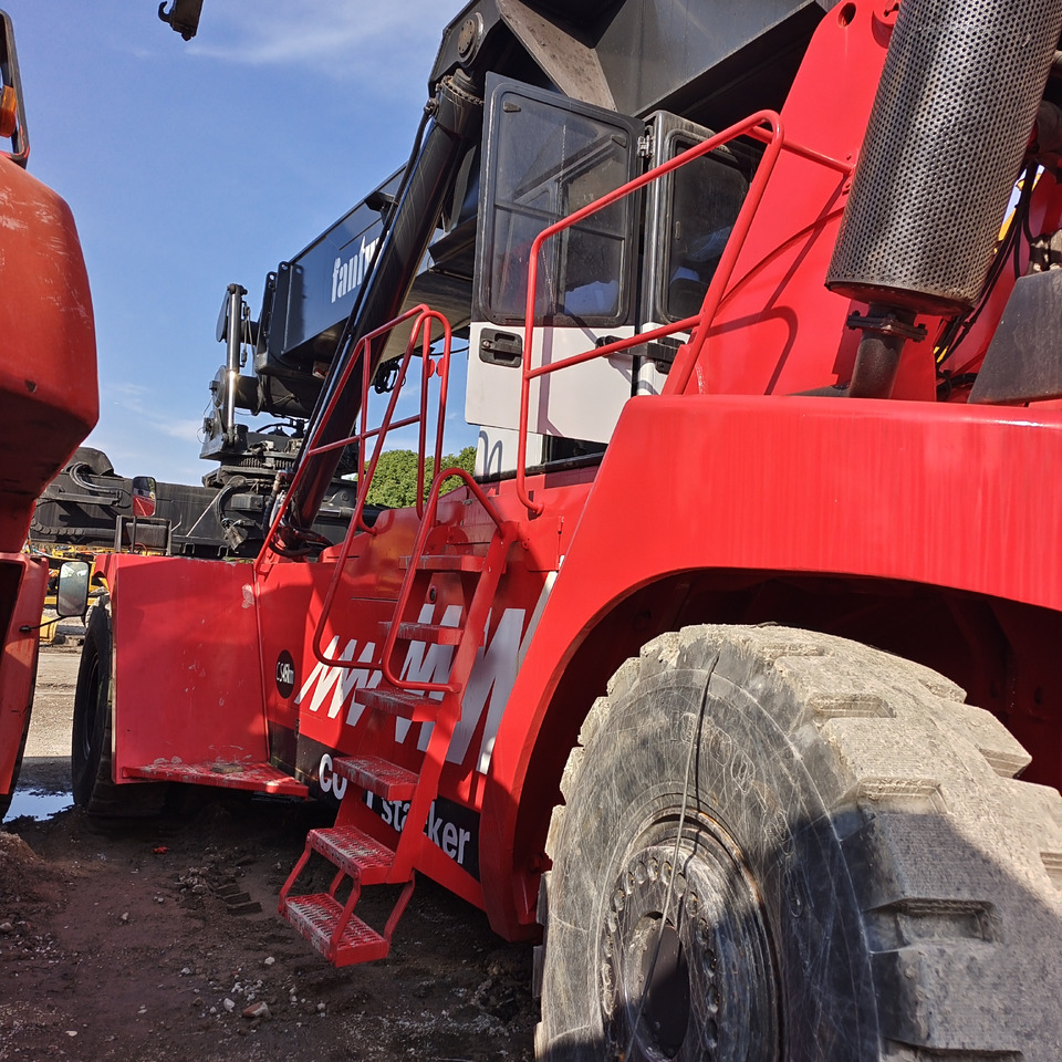 FANTUZZI CS45KMHD 45 TON REACH STACKER - Dizalica za kontejnere: slika 2 FANTUZZI CS45KMHD 45 TON REACH STACKER - Dizalica za kontejnere: slika 2