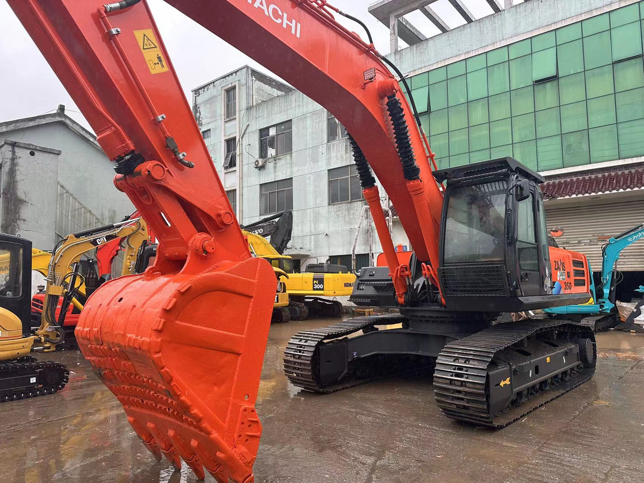 HITACHI ZX350 - Bager guseničar: slika 5 HITACHI ZX350 - Bager guseničar: slika 5