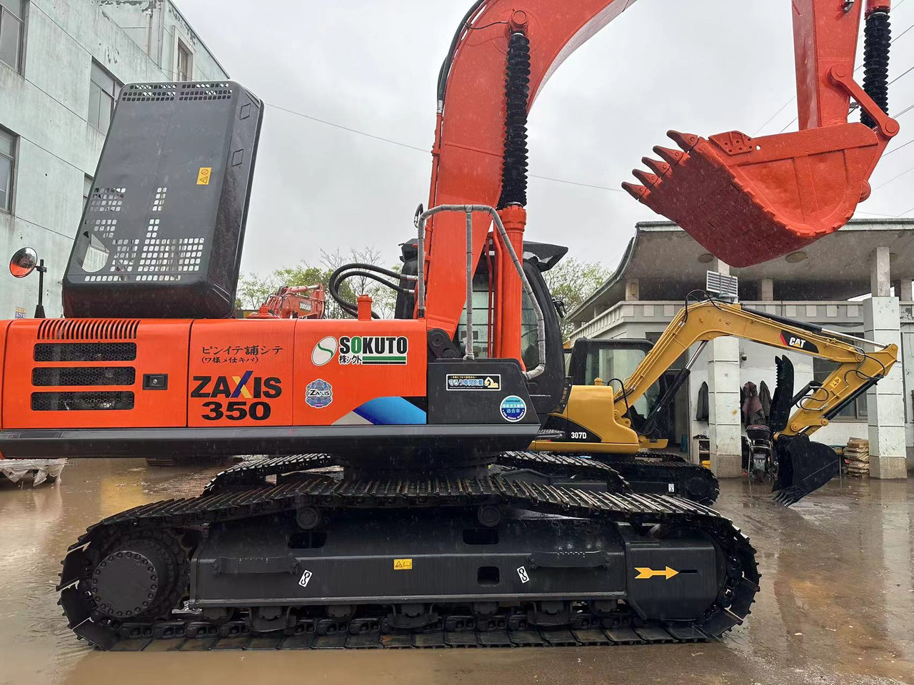HITACHI ZX350 - Bager guseničar: slika 4 HITACHI ZX350 - Bager guseničar: slika 4