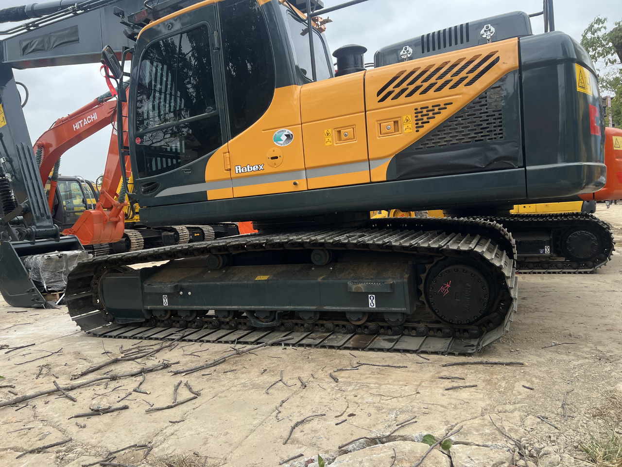 HYUNDAI HX220HD BROADEN TRACK SHOES - Bager guseničar: slika 2 HYUNDAI HX220HD BROADEN TRACK SHOES - Bager guseničar: slika 2