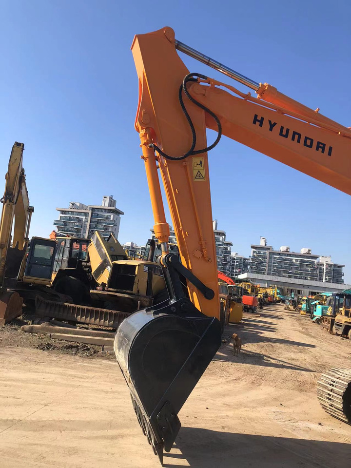 HYUNDAI R215-9 - Bager guseničar: slika 3 HYUNDAI R215-9 - Bager guseničar: slika 3