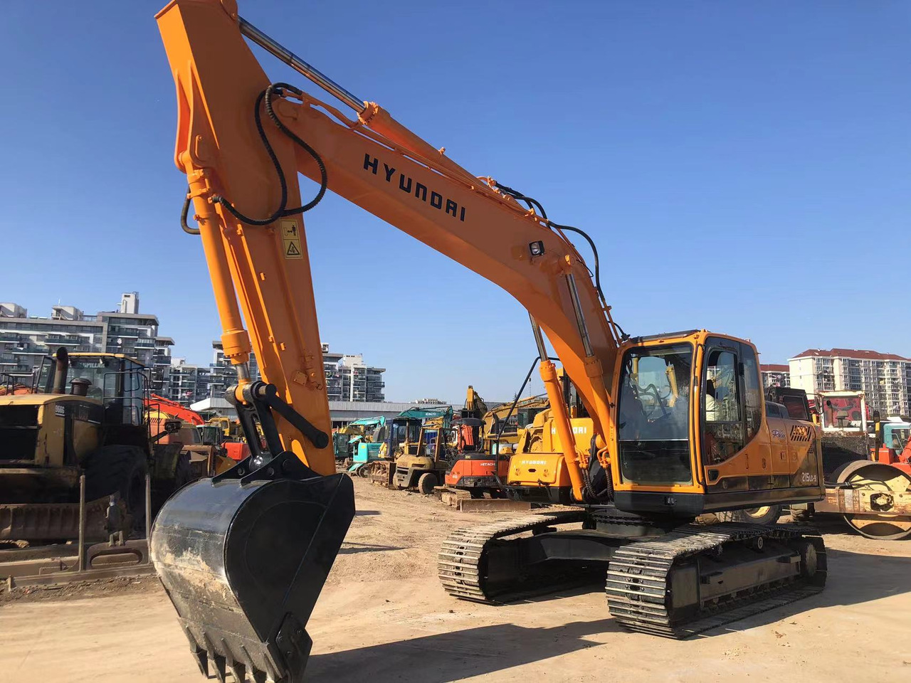 HYUNDAI R215-9 - Bager guseničar: slika 2 HYUNDAI R215-9 - Bager guseničar: slika 2