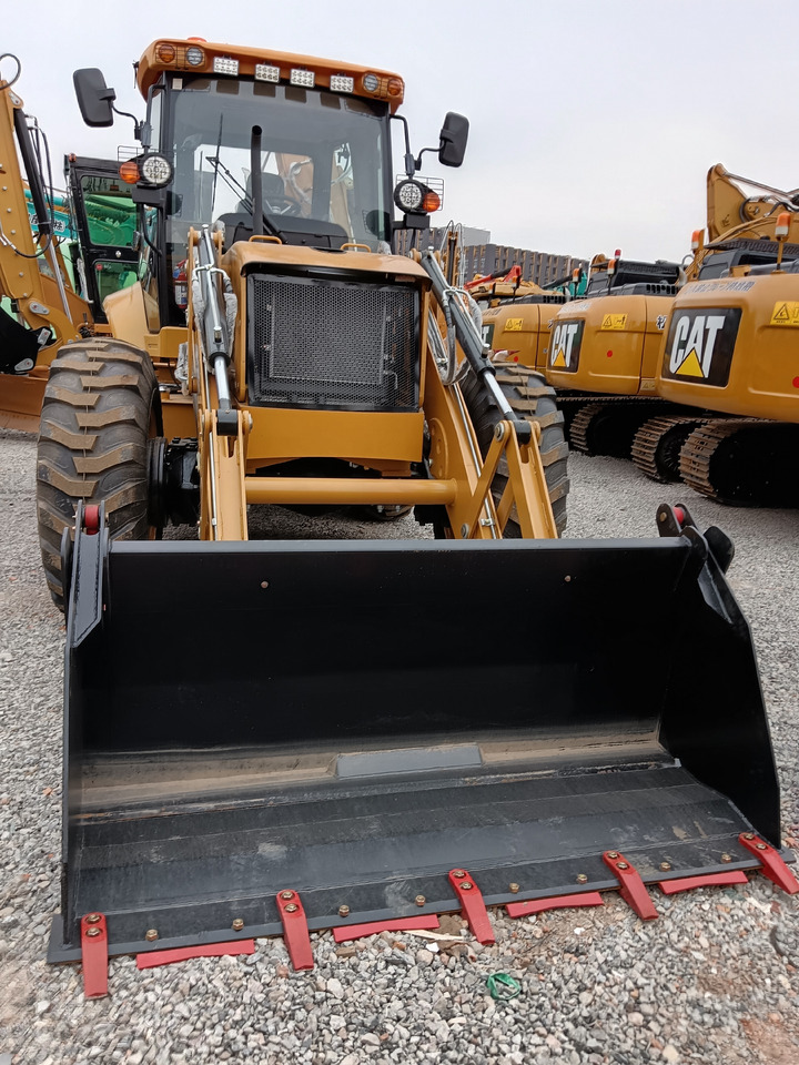JCB 4CX 4*4 BACKHOE JCB 3CX CAT 420F - Bager utovarivač: slika 3 JCB 4CX 4*4 BACKHOE JCB 3CX CAT 420F - Bager utovarivač: slika 3