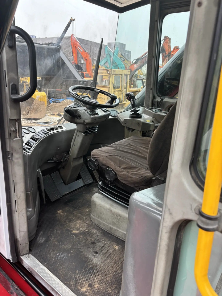 KALMAR DRS4527-S5 DRF450 DRD450 DRT450 - Mašina za kontejenere: slika 5 KALMAR DRS4527-S5 DRF450 DRD450 DRT450 - Mašina za kontejenere: slika 5