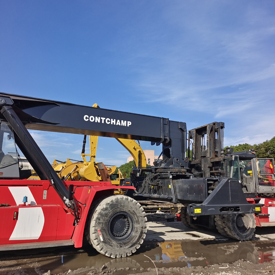 KALMAR DRT450 DRT DRD DRU 450 45 TON reach stacker - Dizalica za kontejnere: slika 3 KALMAR DRT450 DRT DRD DRU 450 45 TON reach stacker - Dizalica za kontejnere: slika 3